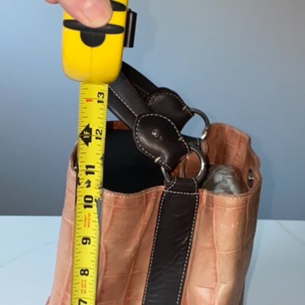 Puntotres Bucket Bag Croc Embossed Leather Pale Sand Brown Accents EUC - Picture 12 of 12